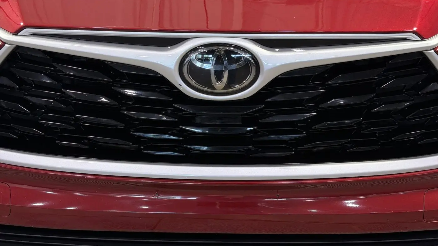 2020 Toyota Highlander LE