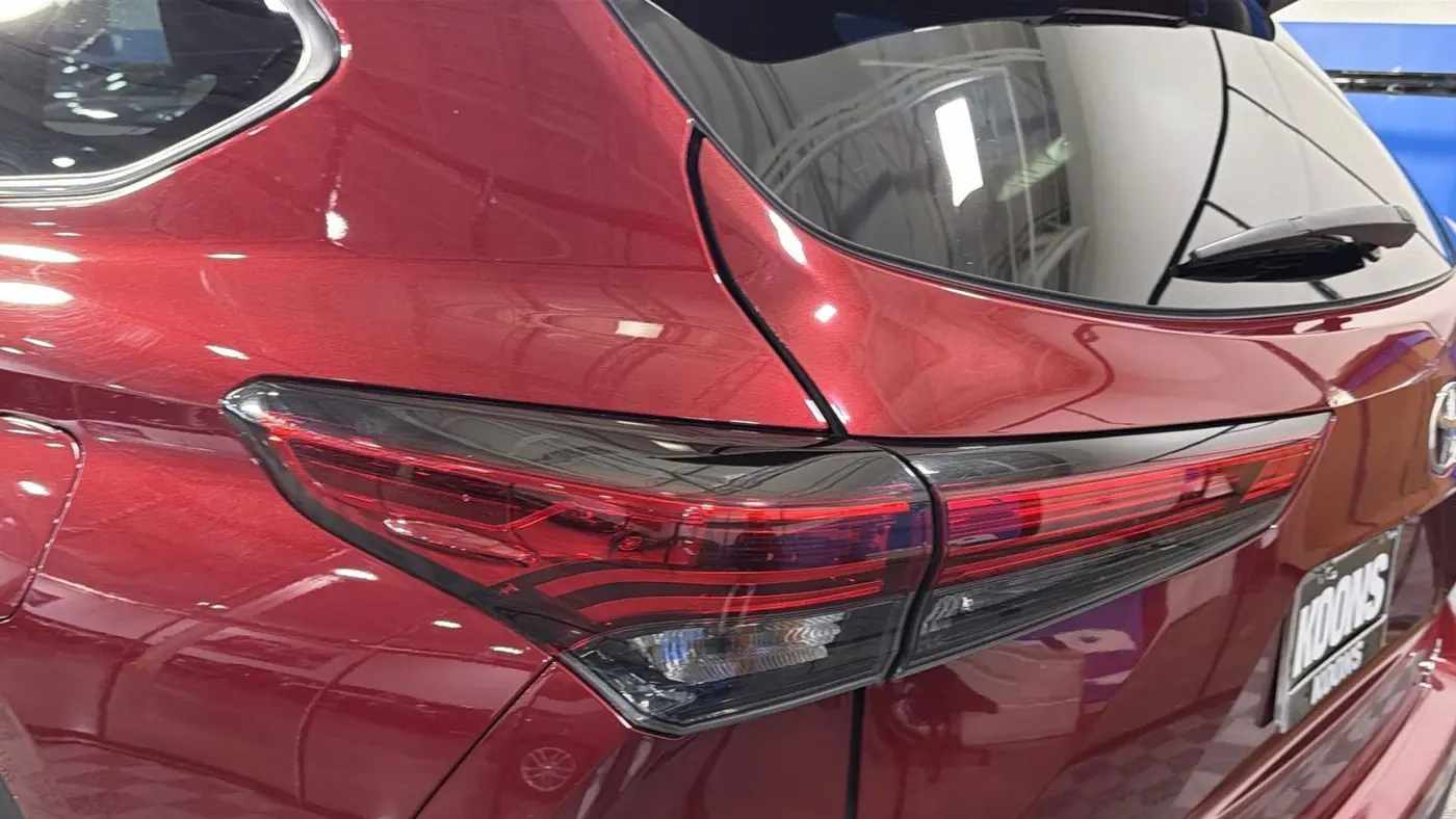 2020 Toyota Highlander LE