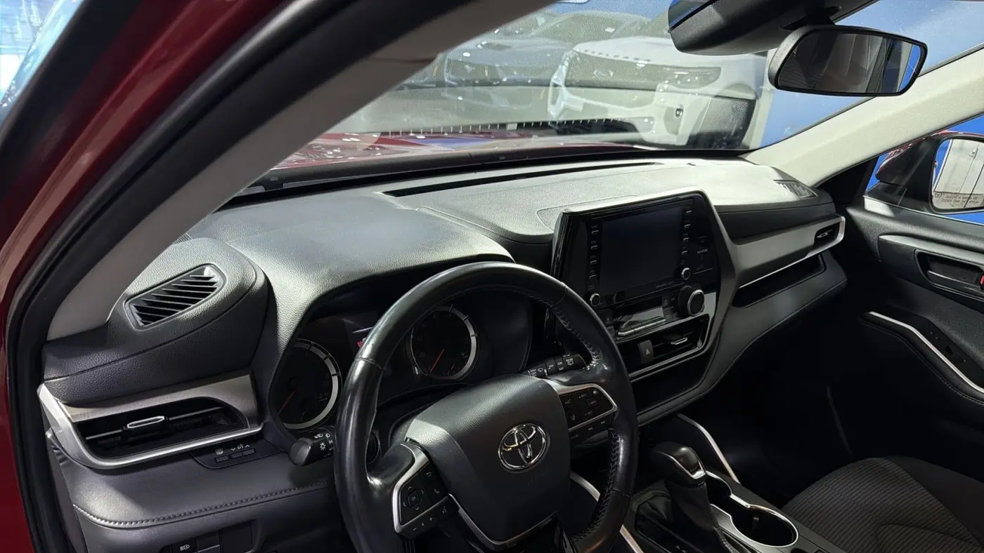 2020 Toyota Highlander LE