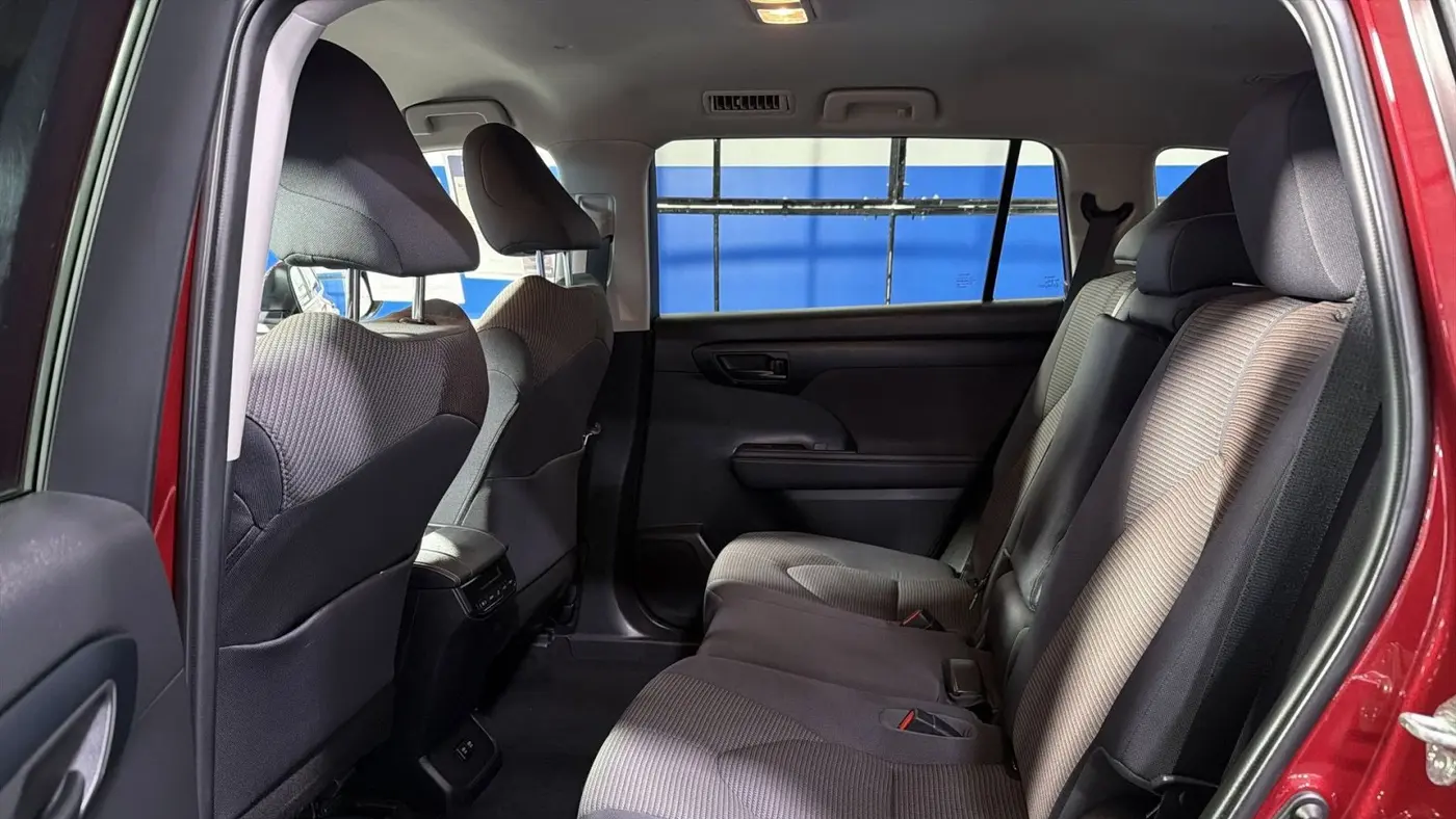 2020 Toyota Highlander LE