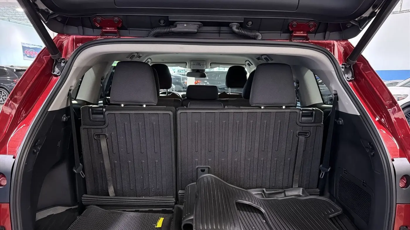 2020 Toyota Highlander LE