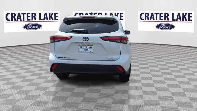 2022 Toyota Highlander LE