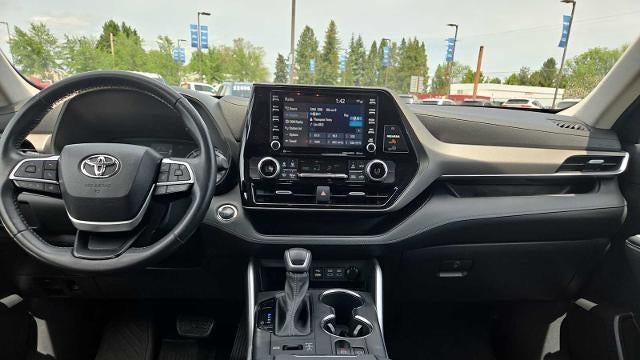 2022 Toyota Highlander LE