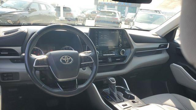 2021 Toyota Highlander LE