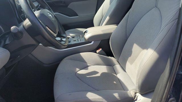 2021 Toyota Highlander LE