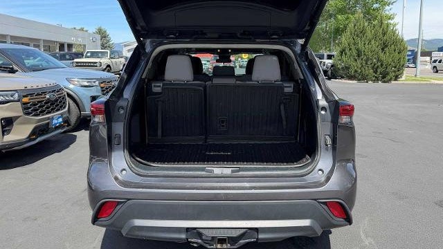 2021 Toyota Highlander LE