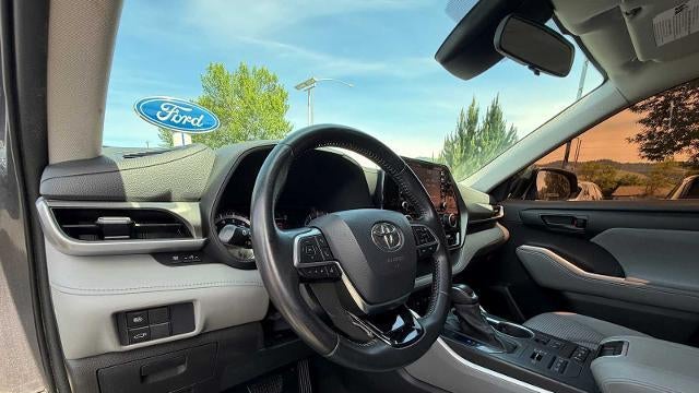 2021 Toyota Highlander LE