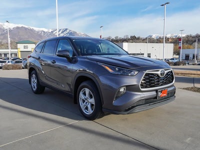 2022 Toyota Highlander AWD LE 4DR SUV