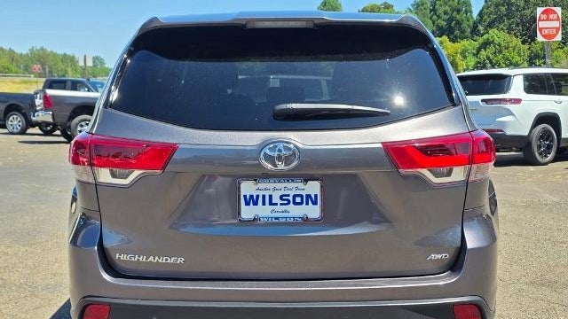 2019 Toyota Highlander LE