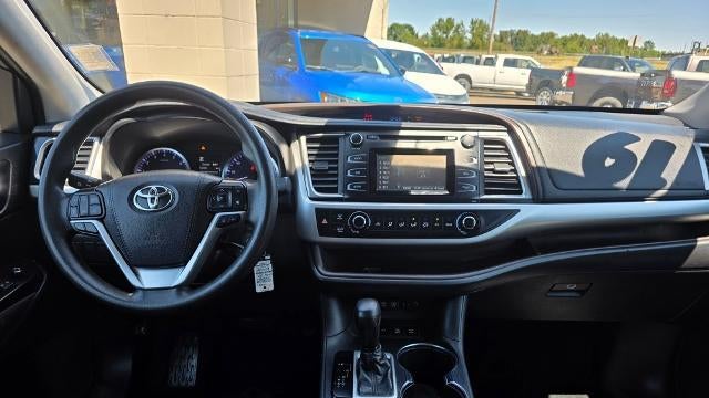 2019 Toyota Highlander LE