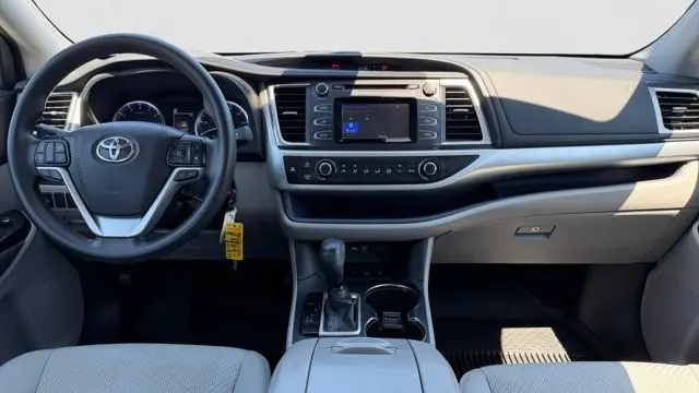 2019 Toyota Highlander LE