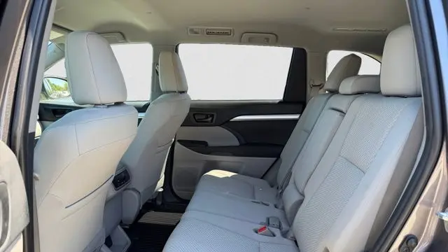 2019 Toyota Highlander LE