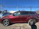 2019 Highlander Thumbnail 8