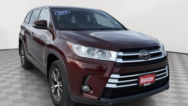 Preowned 2019 Toyota Highlander LE for Sale