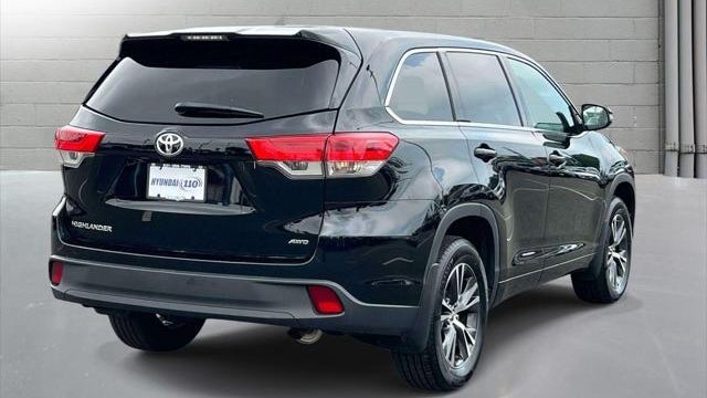 2018 Toyota Highlander LE
