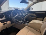 2018 Highlander Thumbnail 14