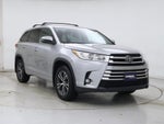 2017 Highlander Thumbnail 1