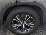2019 Highlander Thumbnail 7