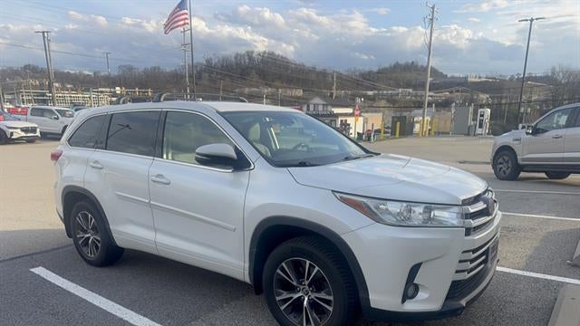 2017 Toyota Highlander LE
