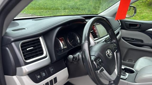 2017 Toyota Highlander LE
