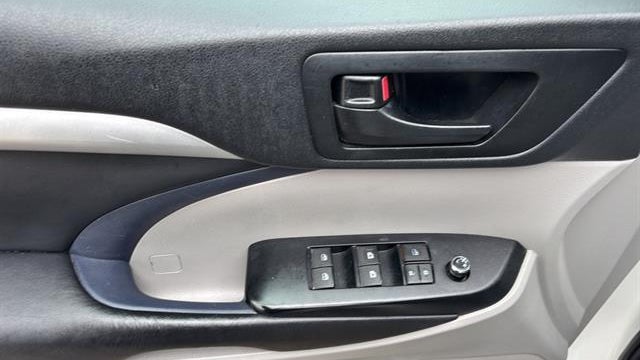 2017 Toyota Highlander LE