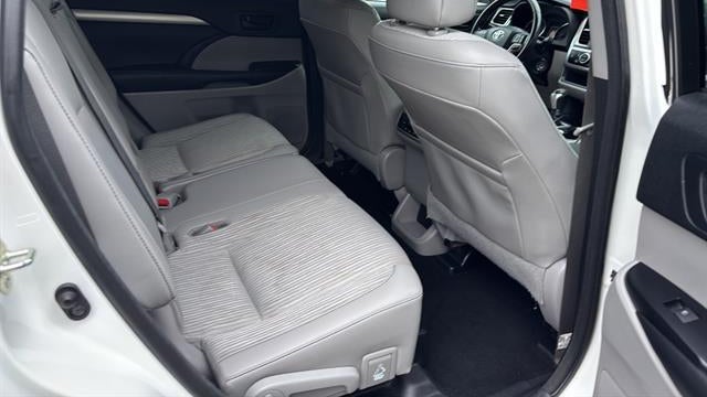 2017 Toyota Highlander LE