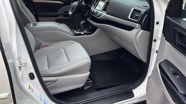 2017 Toyota Highlander LE
