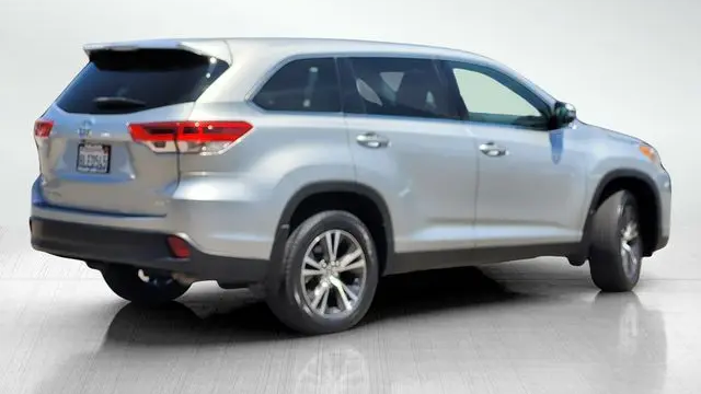 2019 Toyota Highlander LE