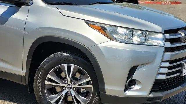 2019 Toyota Highlander LE