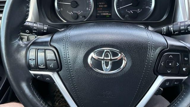 2019 Toyota Highlander LE Plus