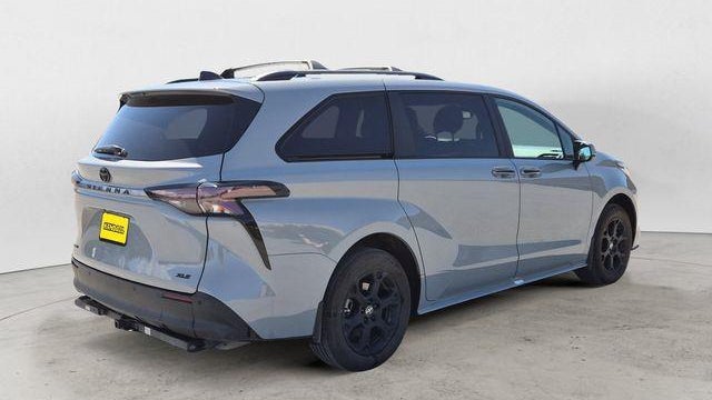 2025 Toyota Sienna Woodland Edition