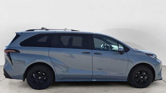 2025 Toyota Sienna Woodland Edition
