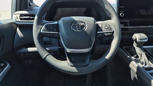 2025 Toyota Sienna Woodland Edition