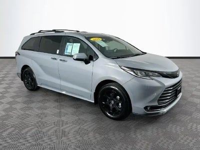 2026 Toyota Sienna AWD Woodland Edition 7-Passenger 4DR Mini-Van
