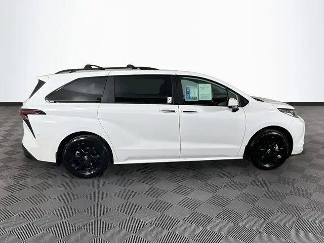 2026 Toyota Sienna - $61,900