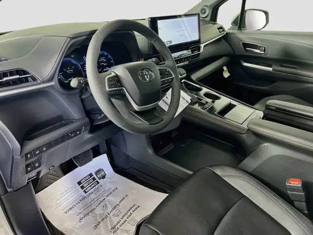 2026 Toyota Sienna - $61,900