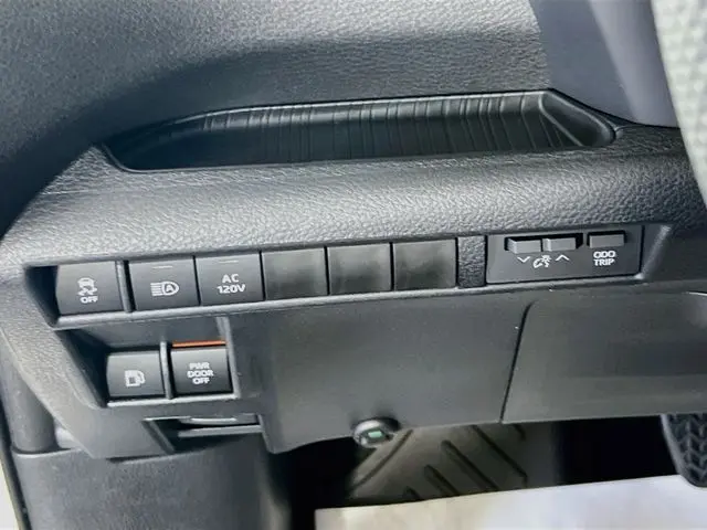 2026 Toyota Sienna - $61,900