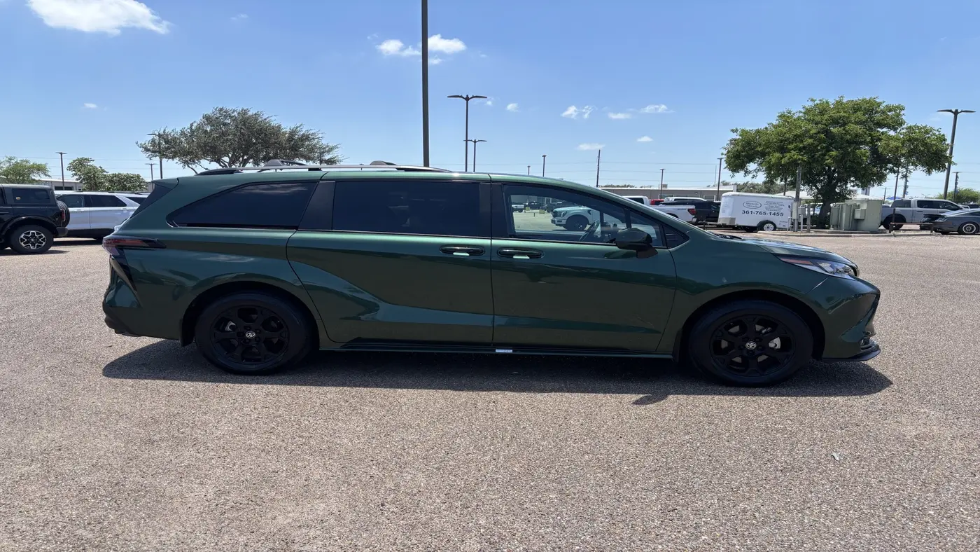 2025 Toyota Sienna Woodland Edition