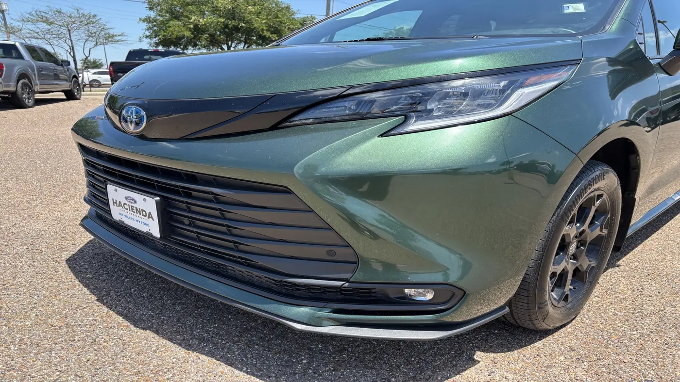 2025 Toyota Sienna Woodland Edition