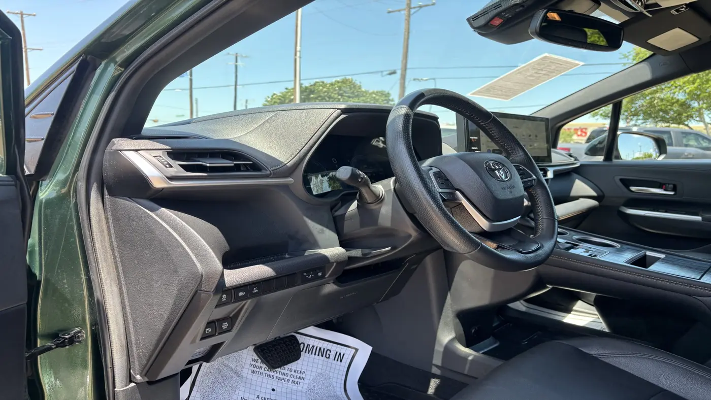 2025 Toyota Sienna Woodland Edition