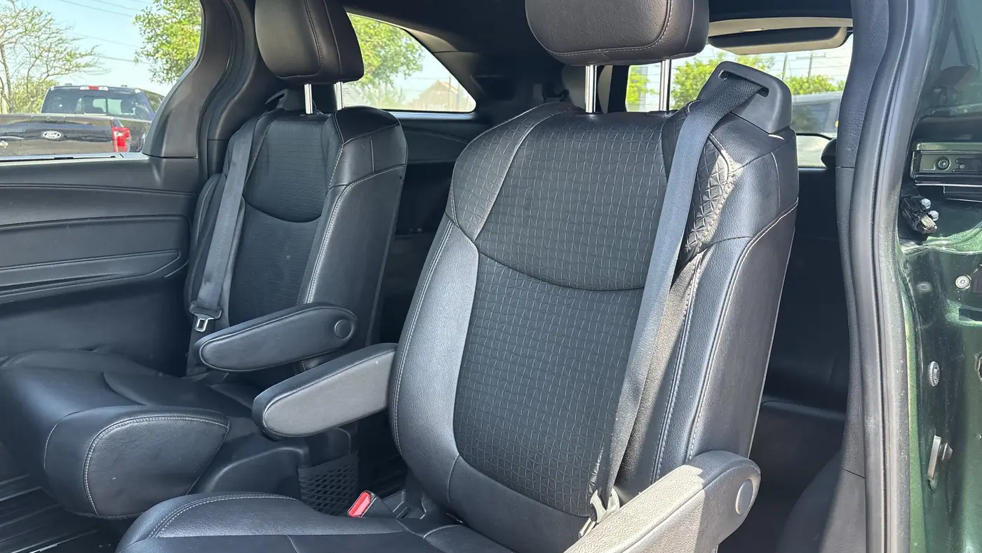 2025 Toyota Sienna Woodland Edition