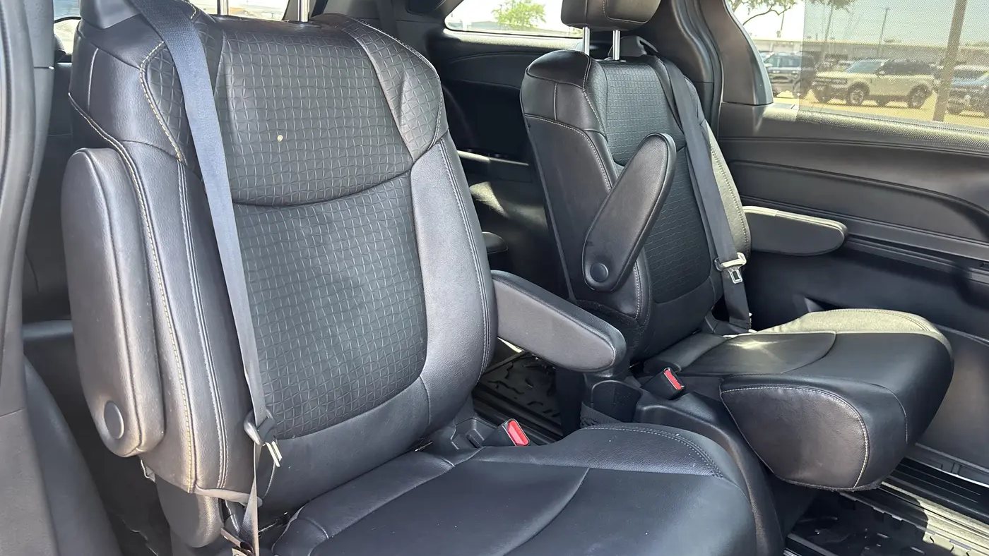 2025 Toyota Sienna Woodland Edition