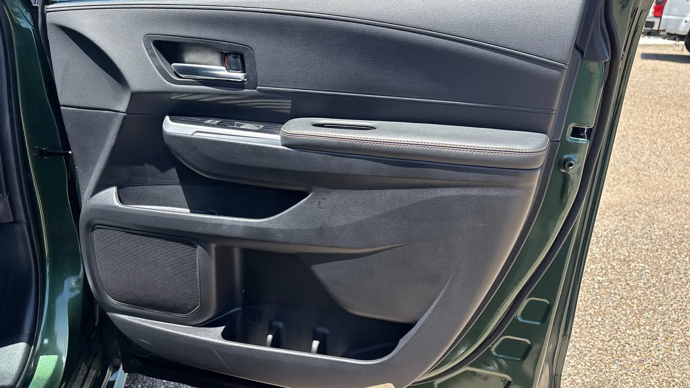 2025 Toyota Sienna Woodland Edition