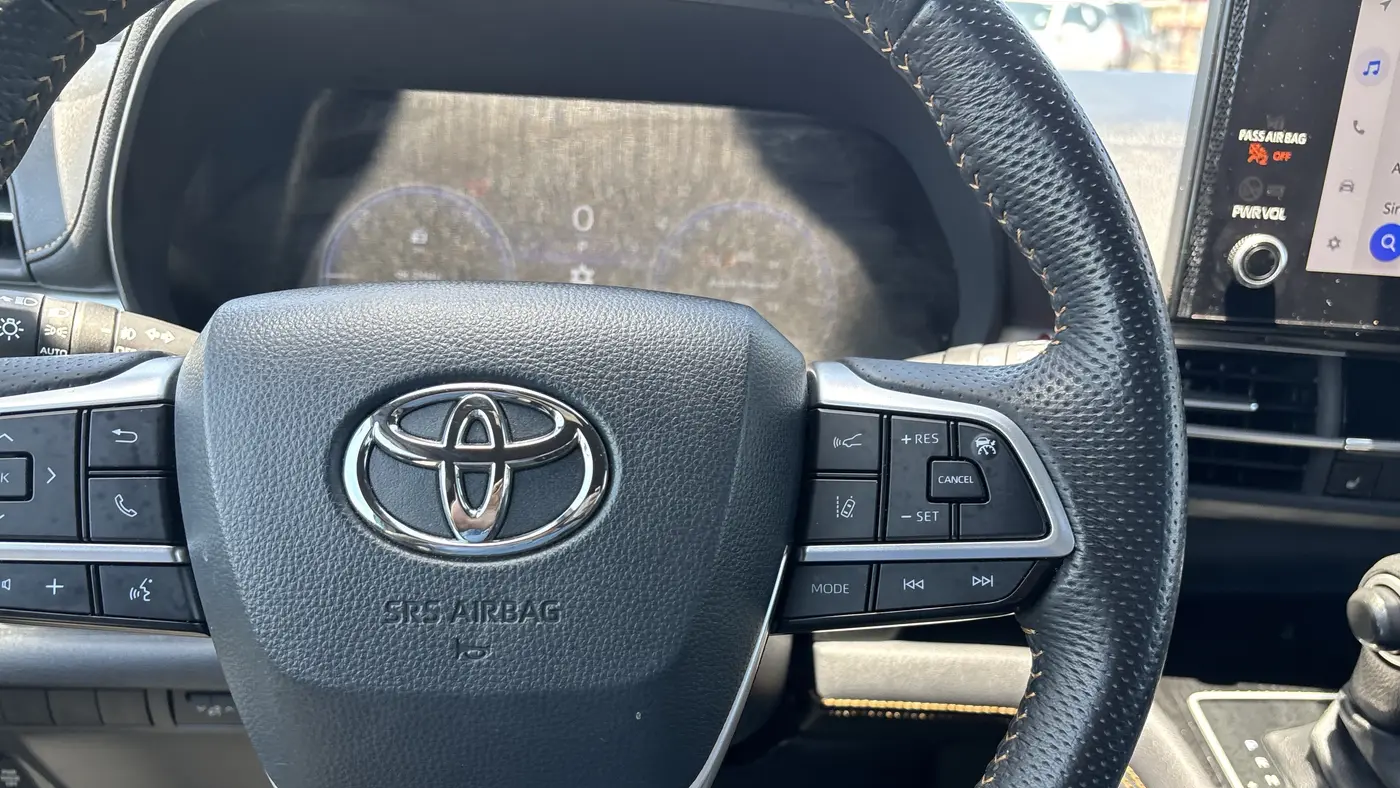 2025 Toyota Sienna Woodland Edition