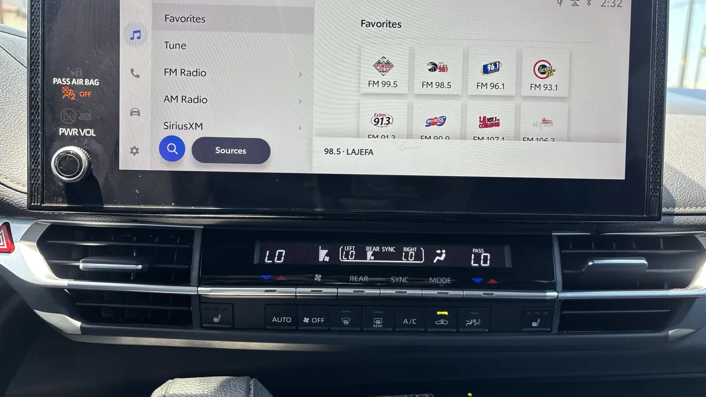 2025 Toyota Sienna Woodland Edition