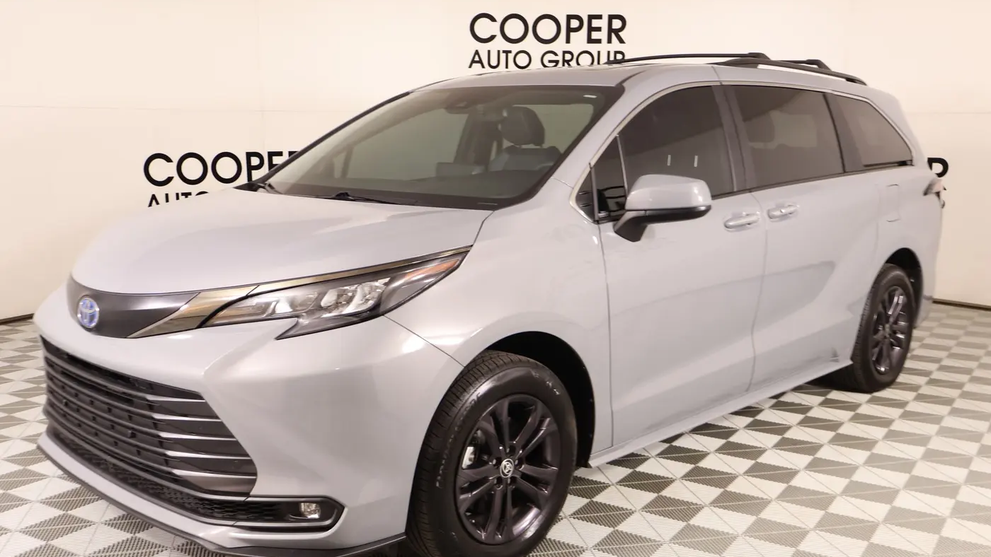 2024 Toyota Sienna Woodland Edition