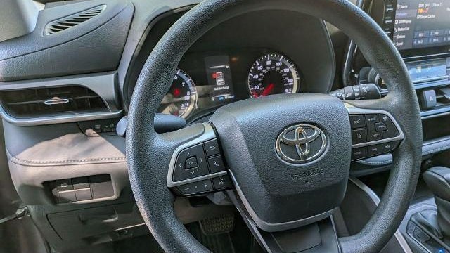 2022 Toyota Highlander L