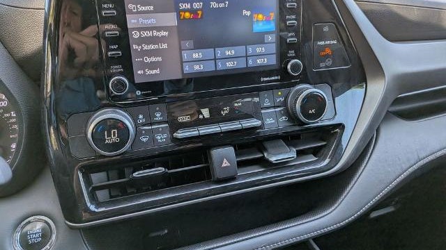 2022 Toyota Highlander L