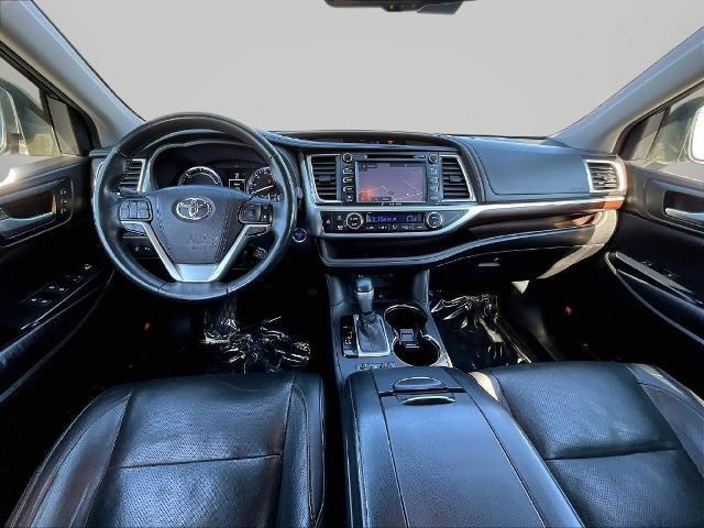2016 Toyota Highlander - $17,999