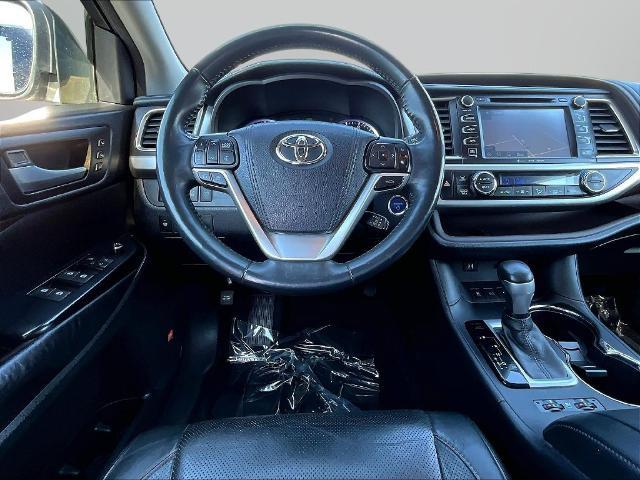 2016 Toyota Highlander - $17,999